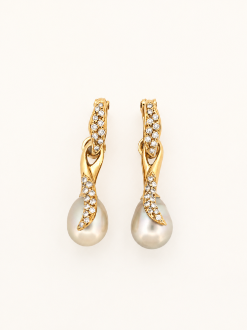 Boucles d’oreilles en or jaune serties de diamants et de perles - Les Amoureux au Kiosque Peynet