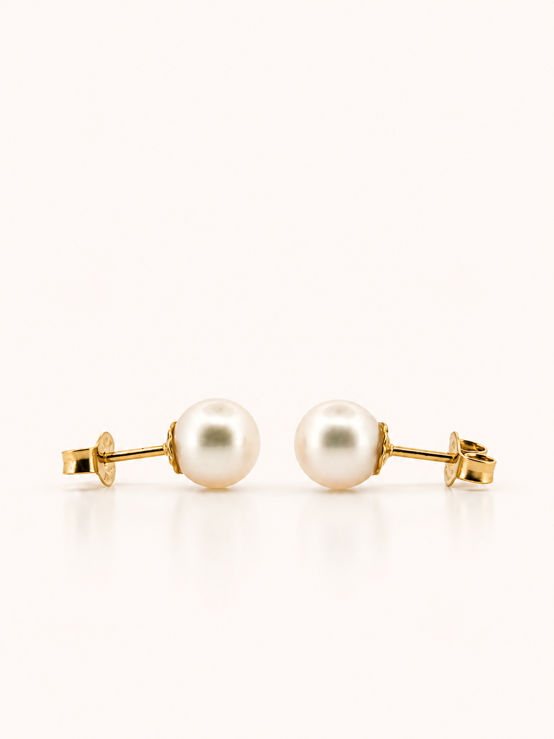 Boucles d’oreilles en or jaune serties de perles - Les Amoureux au Kiosque Peynet