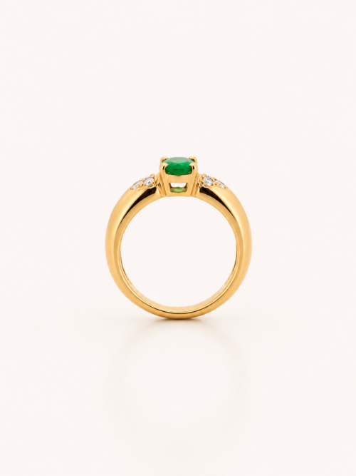 Bague en or jaune sertie de diamants et d’une émeraude - Les Amoureux au Kiosque Peynet